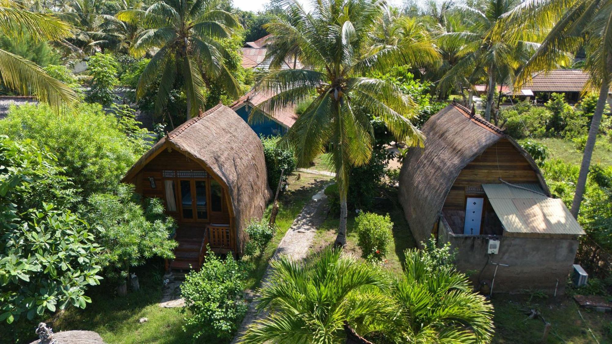 Bunga Bungalows Gili Meno Exterior photo